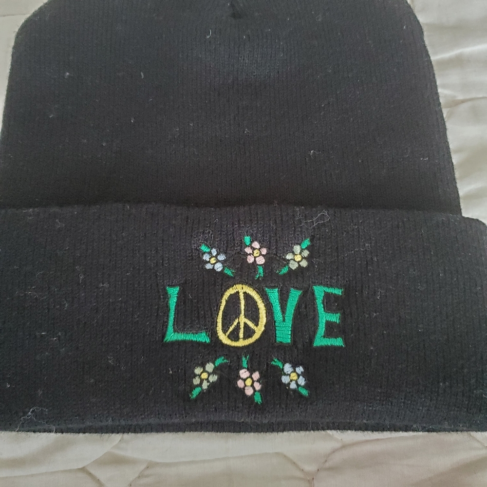 Hat - Picture 3 of 9